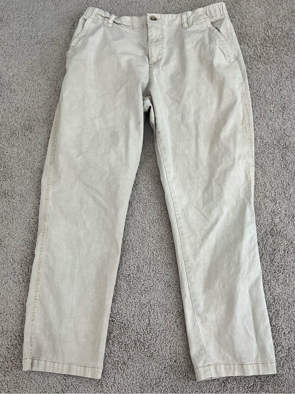 Old Navy Women's Light Beige Capris